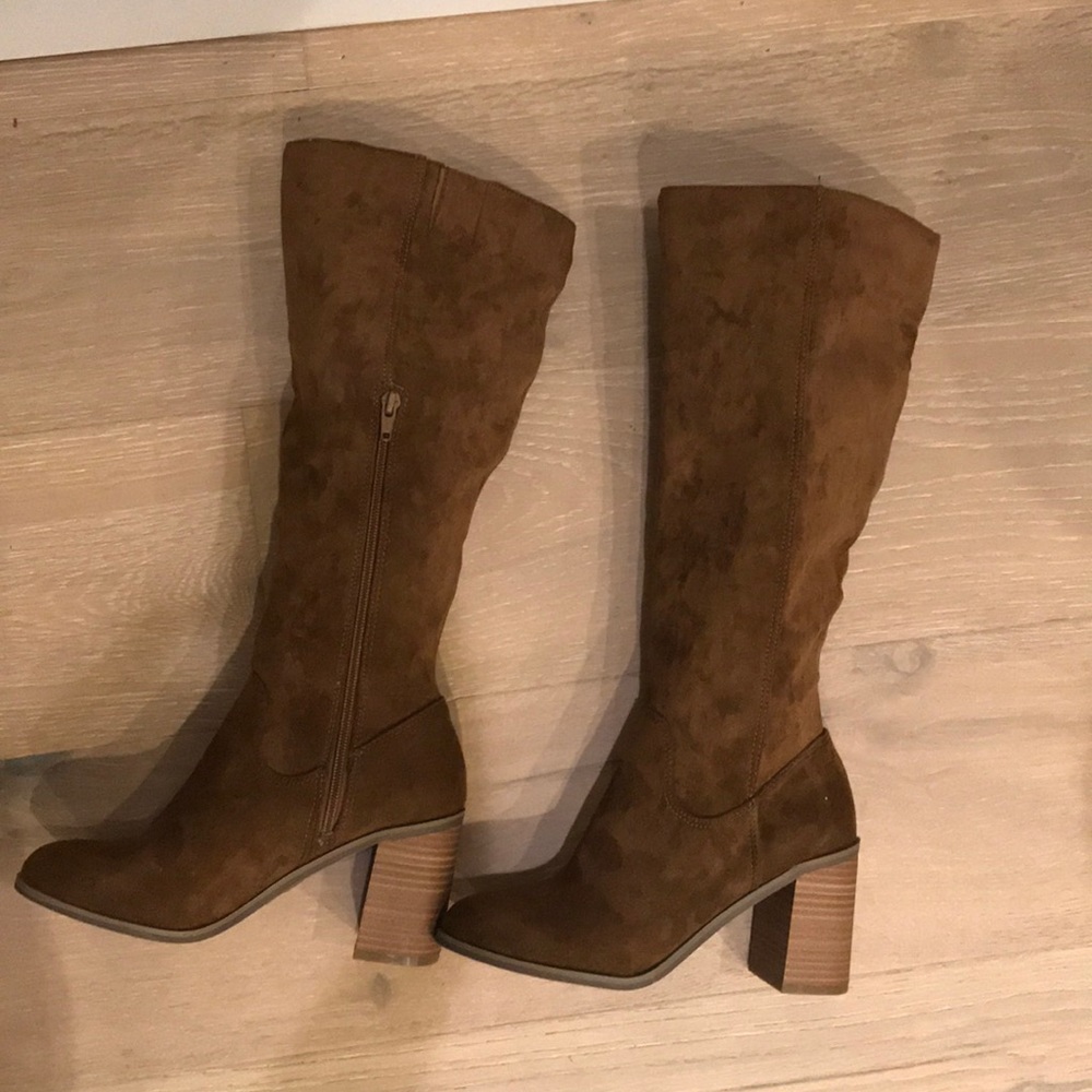 Boots camel color